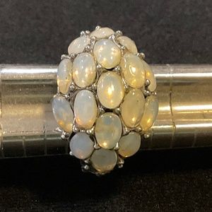 Ladies Vintage Ring with White Stones